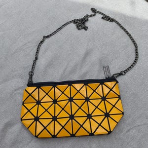 baobao issei miyake イエローバッグ KAIJU Tote Yellow – ISSEY MIYAKE EU