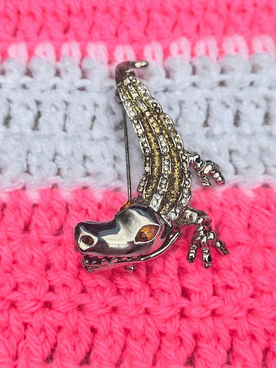 Broche Vintage Agatha Paris Années 80 – Motif Crocodile, Finition Or Mat – Occasion