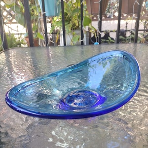 Vintage 60-70’s Free Form Cobalt Blue Art Glass Bowl