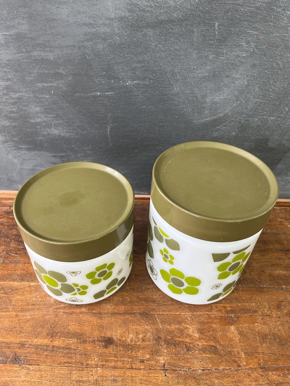 ビンテージ ミルクガラス キャニスターセット フラワー柄 モスグリーン Vintage Anchor Hocking Crazy Daisy Milk Glass Canister Set, Green