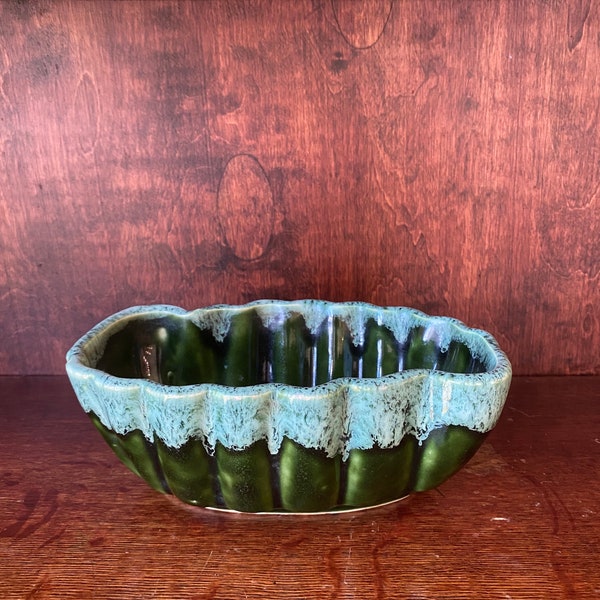 Vintage UPCO USA Pottery Green Icicle Drip Planter, #202, 7”, Mid Century Modern, Vintage Planter