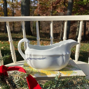 Antique White Ironstone Gravy Pitcher, Gravy Boat, Johnson Brothers, England, Chelsea Shape