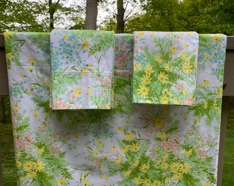 Vintage Springmaid Wondercale Queen Flat Sheet, 2 Pillowcases, No Iron Percale, Floral Pattern, Spring Colors