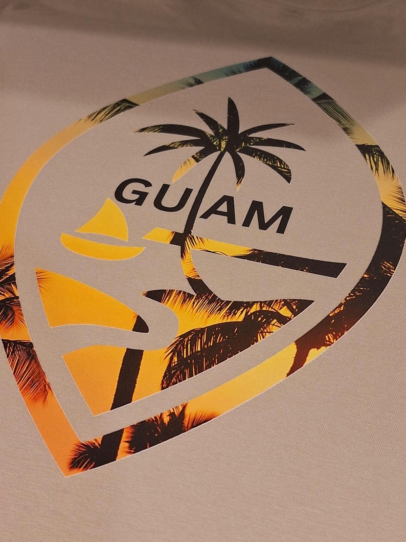 SIGILLO DI GUAM, Maglietta di Guam, Felpa con Palma di Guam, Tramonto di Guahan, Souvenir di Guam, Regalo delle Isole Marianne, Maglietta da Viaggio di Guam, Maglietta Chamorro immagine 6