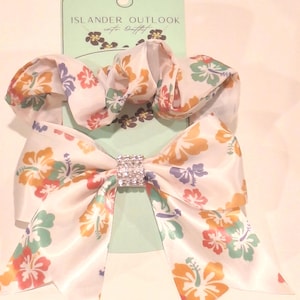 Tropical Flower Bow Set, Flower Scrunchie, Hibiscus Hair bow, Hawaii Hair Clip, Luau Party Hair clip, Girls trip hair clip accessories