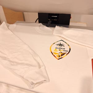 SIGILLO DI GUAM, Maglietta di Guam, Felpa con Palma di Guam, Tramonto di Guahan, Souvenir di Guam, Regalo delle Isole Marianne, Maglietta da Viaggio di Guam, Maglietta Chamorro immagine 10