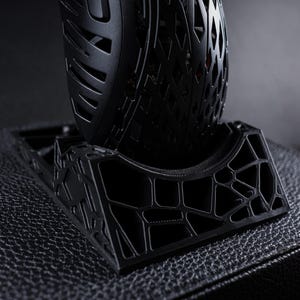 TRYPA 3D-geprinte muisstandaarddock: op maat gemaakt bureaubladaccessoire voor gaming of kantooropstelling, past op de meeste muizen, veel kleuren beschikbaar. ILLcreations