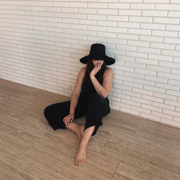 Kapelusz typu bucket z szerokim rondem z bawełny: nowoczesny kapelusz przeciwsłoneczny z wiązaniem na szyi