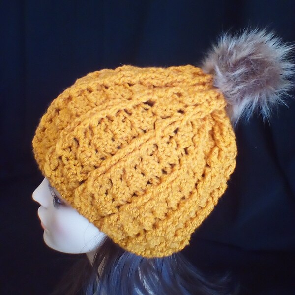 Bonnet d’automne pour femmes avec pompon