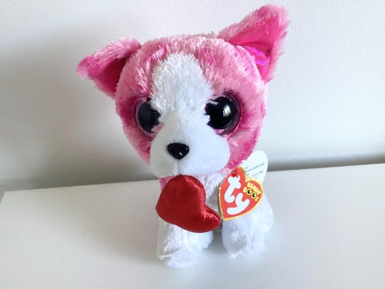 Ty Beanie Boo Valentine romeo the Pink and White Puppy Dog Holding a