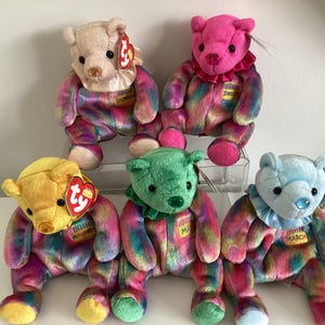 Ty Beanie Baby ‘Birthday’ Bears the Multicoloured Clown Style..(6in)….Excellent Condition….Creased to Excellent Hang and Tush Tags