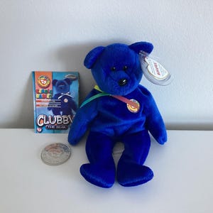 Ty Beanie Baby « Clubby » l'ours bleu, une carte BB et une pièce… (9 po.)… Excellent état… Très léger pli sur l'étiquette volante