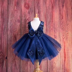 Azul marinho 3D floral com decote em V na altura do joelho 4 camadas de tule casamento flor menina verão concurso de aniversário vestido de dama de honra da moda para crianças pequenas