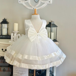 Ivory 2 Layer Tulle Elegant Wedding Bridesmaids Flower Girl Toddler Junior Pearl Summer Spring Birthday V-Back Knee Length Trendy Girl Dress