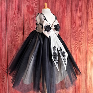 Black Tulle 3D Floral Elegant Ankle Length Wedding Flower Girl Birthday Pageant Trendy Sophisticated V-Back Big Bow Tulle Champagne Dress