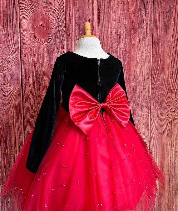 Black velvet dress for baby girl deals
