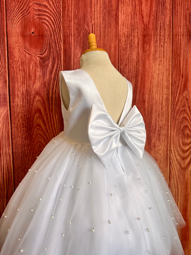 White 4 Layer Pearl Tulle Elegant Wedding Winter Communion Baptism Birthday Flower Girl V-Back Knee Length Pageant Infant Toddler Girl Dress 画像 5