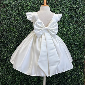 Bloemenmeisje ivoor satijn zomer v-rug elegante doop peuter junior meisje optocht verjaardag bruiloft kerk smash cake trendy grote strik jurk