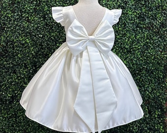 Blumenmädchen Ivory Satin Sommer V-Ausschnitt Elegant Taufe Kleinkind Junior Geburtstag Hochzeit Kirche Kleid
