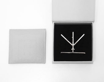 Brooch, “Sheng” - Birth