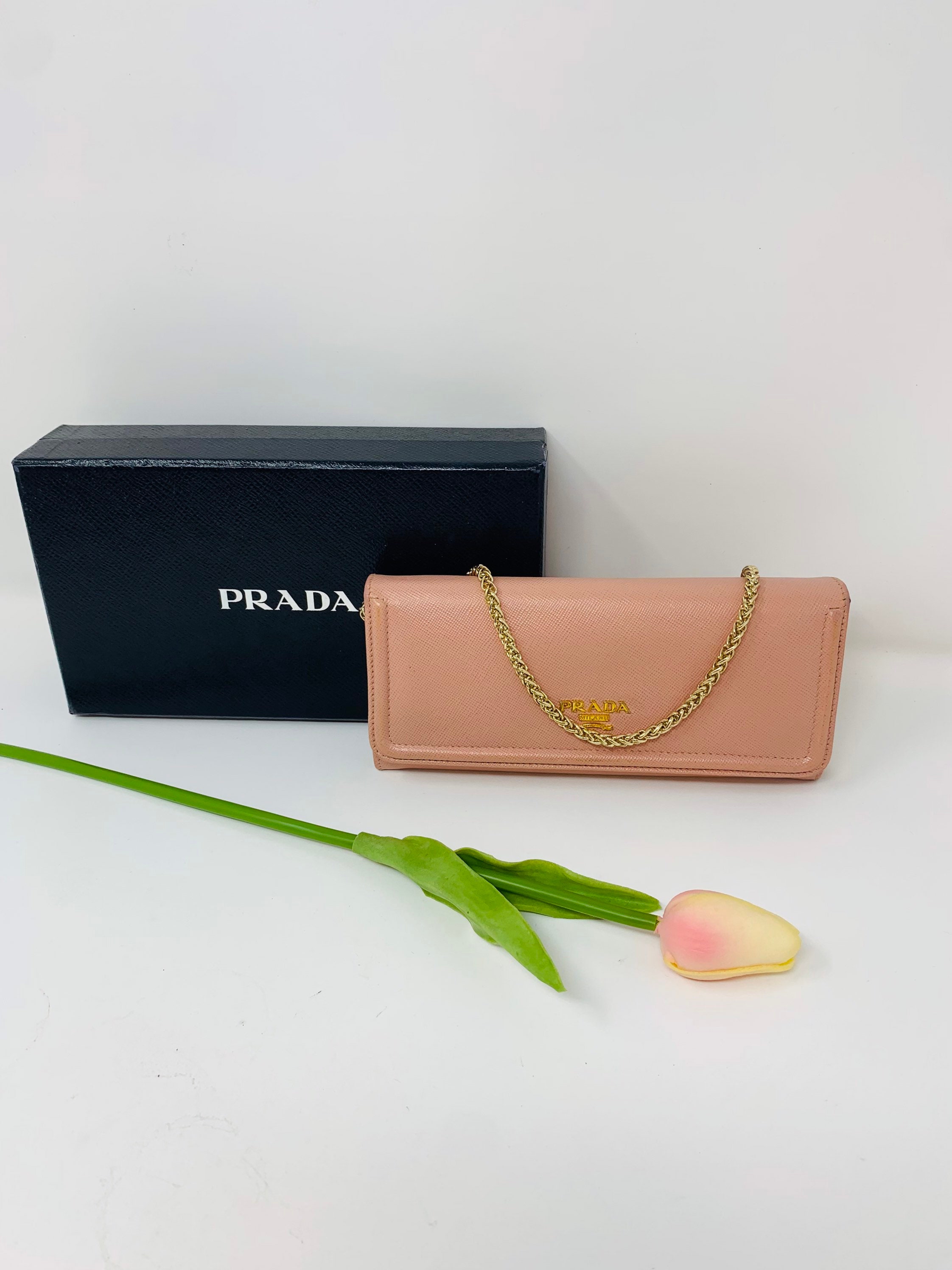 Prada Saffiano wallet – Shop Canela Vintage