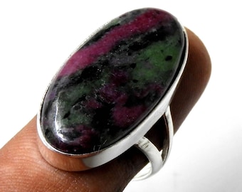 Rubin Zoisit Sterlingsilverring: Oval Cabochon Ädelsten