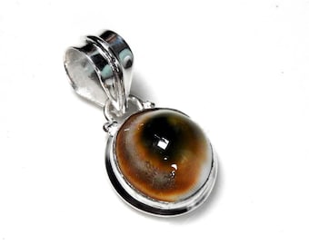 Colgante de concha de ojo de Shiva verde natural en plata de ley 925