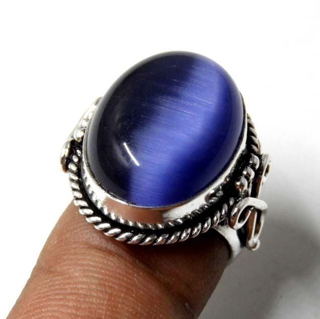 Antique Cats Eye Stone Ring - R205