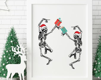 Op de afbeelding: Twee skeletten met kerstmanmutsen dansen en wisselen cadeaus uit. De skeletten zijn zwart-wit, de cadeaus zijn rood en blauw.