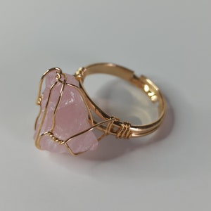 Bague Réglable Eclat Quartz Rose Fait Main, Pierre Brut Semi Précieuse, Bijoux Artisanal Cadeau, Acier Inoxydable pour Femme Couleur Or image 8