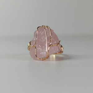 Bague Réglable Eclat Quartz Rose Fait Main, Pierre Brut Semi Précieuse, Bijoux Artisanal Cadeau, Acier Inoxydable pour Femme Couleur Or image 7