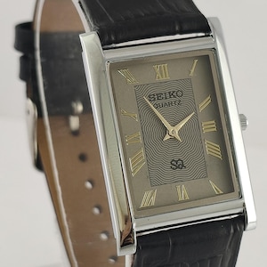 Vintage Seiko Tank Style Quartz Grå Urtavla Romersk Index Rektangel Herrarmbandsur