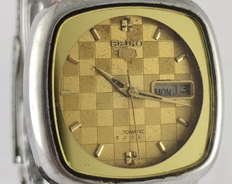 Vintage Seiko 5 Automatic Gold Dial 17 Jewels Cal.7009 Men Wristwatch 80's Stainless Steel Band Recently Service "Keep Good Time"