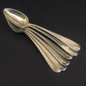 Set med 6 eleganta silverpläterade teskedar i vintagestil: Krupp Berndorf, Österrike, tidigt 1900-tal
