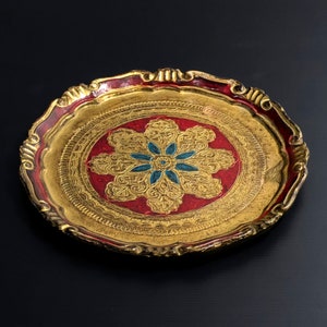 Round Red-Gold Wooden Tray •  Traditional round Florentine hand-carved & hand-painted wooden tray. Red-gold-blue. Italian vintage, 1960s