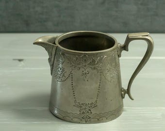 Antikes versilbertes Milchkännchen: Englisches viktorianisches Milchkännchen, Geschirr der 1930er Jahre