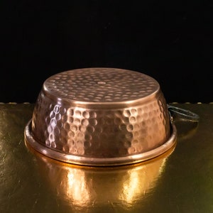 Antique Copper Baking Mold • Round 16 cm baking mold. Cast iron loop. Italy vintage, 1960s, useful & beautiful item will adorn any kitchen