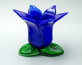 Glas Blau-Grün Kerzenständer • Italienischer Kerzenständer • Blaue Glocke • Die blauen Blütenblätter der Blume formen einen Davidstern. Italienische Vintage, 90er Jahre