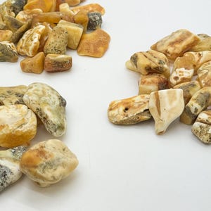 White colour Genuine Baltic Amber Raw Stones