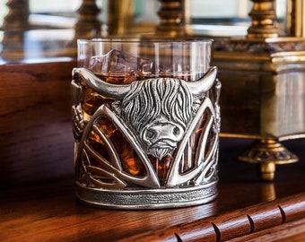 Scottish Highland Coo Glass - Unique Highland Cow Glassware - Rustic Whisky Tumbler - Bespoke Highland Cow Gift - Scotland Inspired Glass