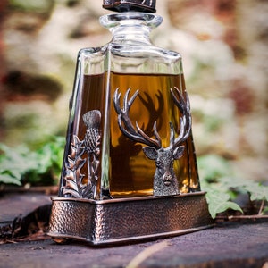 Bronze Stag Crystal Decanter - Elegant Chocolate Bronze Finish, Rustic Deer Whisky Carafe, Luxury Scottish Inspired Glassware, Bar Accessory