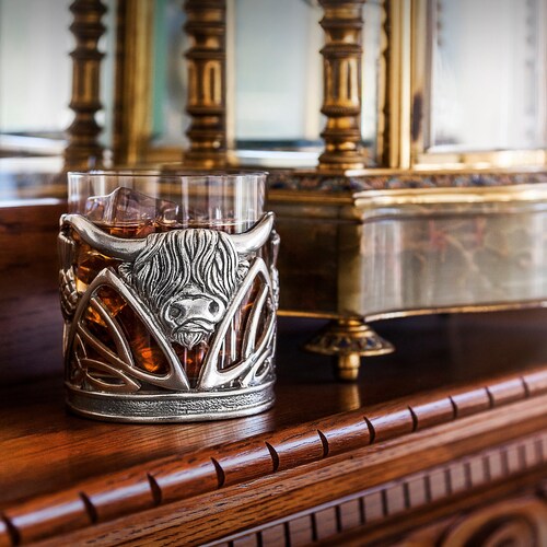 Vaso de vaca de las Tierras Altas de Escocia - Cristalería única de vaca de las Tierras Altas - Vaso de whisky rústico - Regalo de vaca de las Tierras Altas a medida - Vidrio inspirado en Escocia