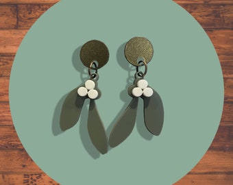 Winter/Festive Christmas Laser-cut Mistletoe Stud/dangly Earrings.