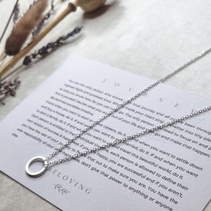 Collar de regalo de viaje • Regalo significativo • Recuerdo de amistad • Empoderamiento • Ánimo • Palabras sinceras • Joyas de plata • AMOR