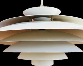 Form Light Dänemark 1970er Jahre Pendelleuchte Modell 52580