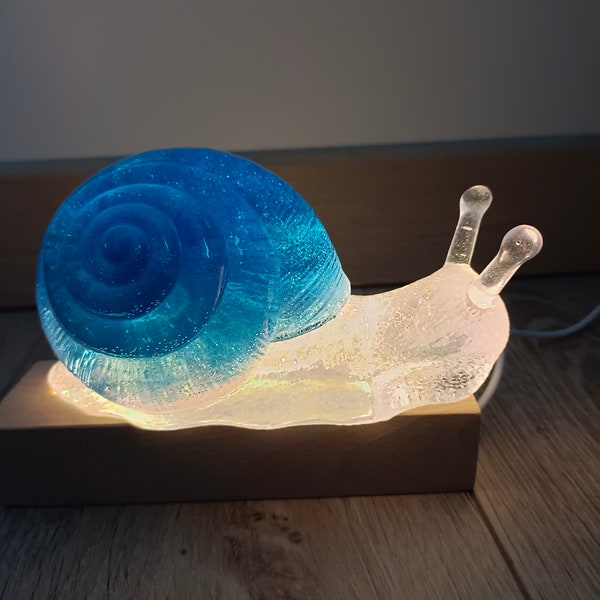 Lampe escargot en résine personnalisable