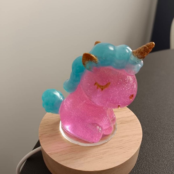 Lampe veilleuse licorne personnalisable en résine