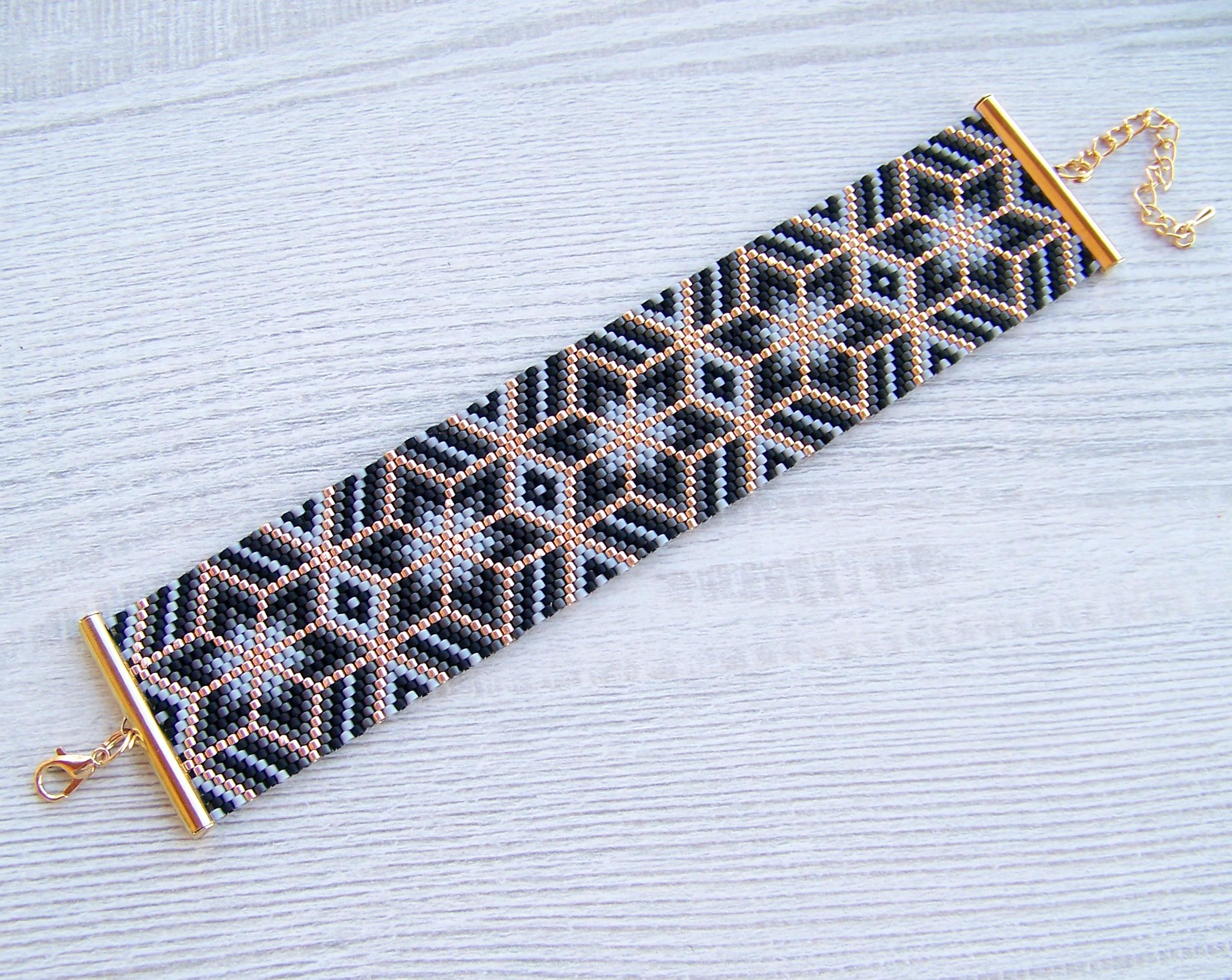 Geometric Flowers Peyote Bracelet Pattern, ODD Count Miyuki Delica ...