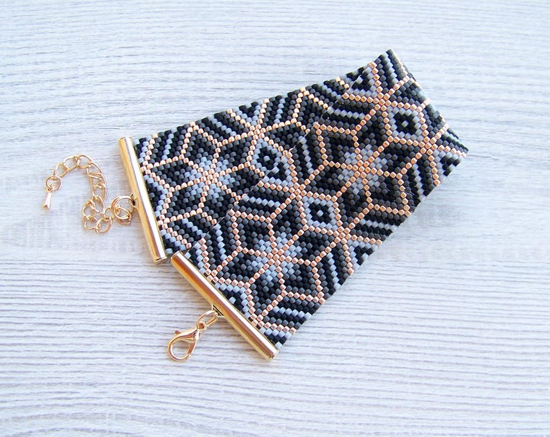 Geometric Flowers Peyote Bracelet Pattern, ODD Count Miyuki Delica ...