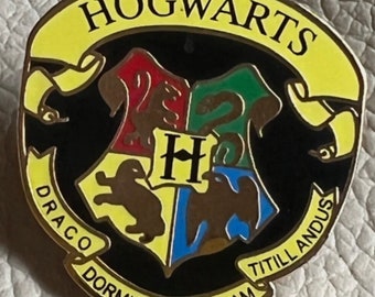 Insignia de pin de esmalte coleccionable de Hogwarts Rare Harry Potter Film Tv